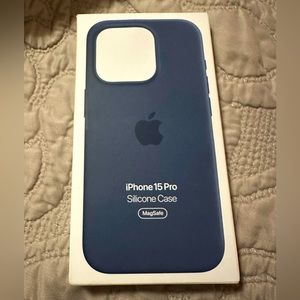 iPhone 15 Pro - Silicone Case